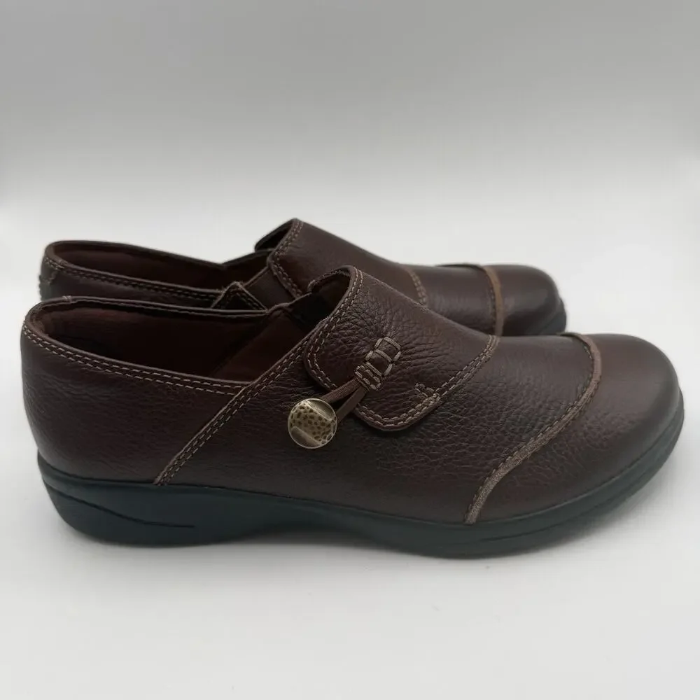 Clarks Cora Poppy‎ Brown Leather Women's Shoes Sz 7 M Button Loop Loafers